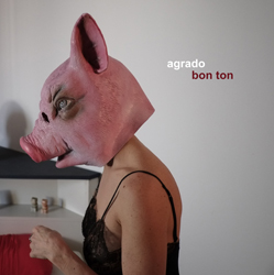 Il Bon Ton nel nuovo singolo degli Agrado